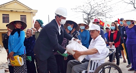 Hỗ trợ hơn 12.416 tấn gạo dự trữ quốc gia cho người dân đón Tết