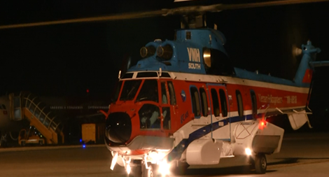 Điều trực thăng cấp cứu hai ngư dân bị thương nặng tại Trường Sa 