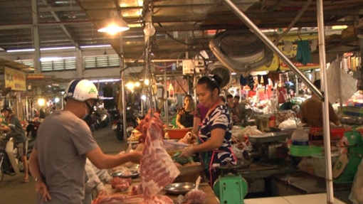 Giá thịt lợn vẫn tăng hàng ngày giữa “thủ phủ” chăn nuôi