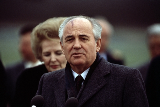 Ai lật đổ Gorbachev?