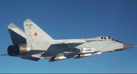 Video siêu tiêm kích MiG-31 Nga xua đuổi trinh sát cơ Mỹ
